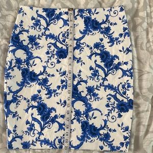 Forever Young Woman’s Size Large pencil skirt